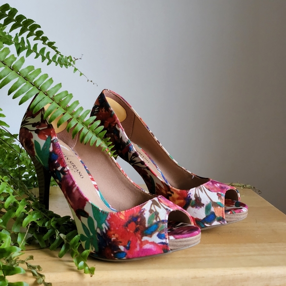 Christian Siriano Heels - Picture 2 of 11